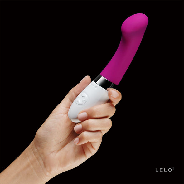 Lelo-gigi-2-vibromasseur-pourpre-prise-en-main
