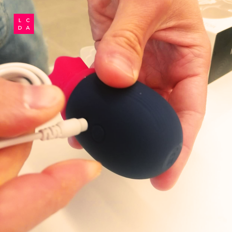 Intense-clit-simulator-branchement-USB